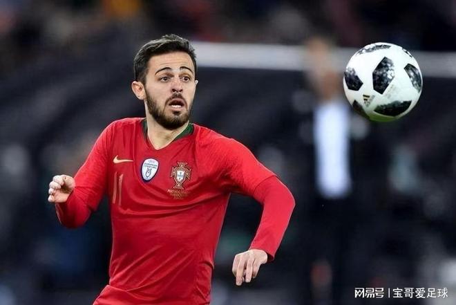 她善于观察 她善于观察